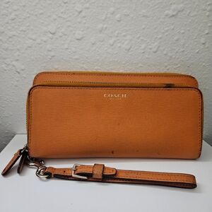 COACH Wallet Clutch | Orange